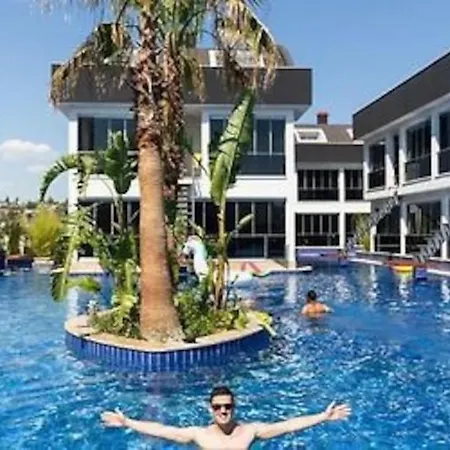 Apartment Essiz Konsept Daireden Havuza Ozel Girisli *
