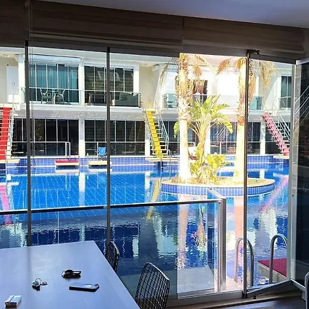 Essiz Konsept Daireden Havuza Ozel Girisli Antalya