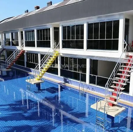Essiz Konsept Daireden Havuza Ozel Girisli Apartment *