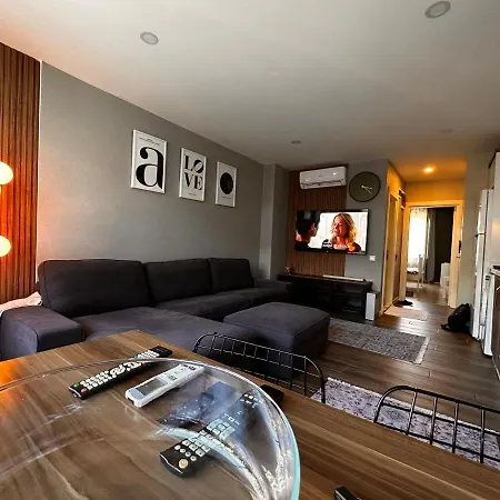 Essiz Konsept Daireden Havuza Ozel Girisli Apartment Antalya