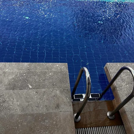 Apartment Essiz Konsept Daireden Havuza Ozel Girisli