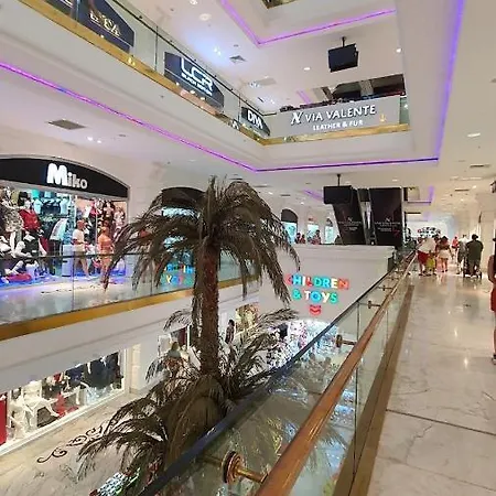 Essiz Konsept Daireden Havuza Ozel Girisli Appartement